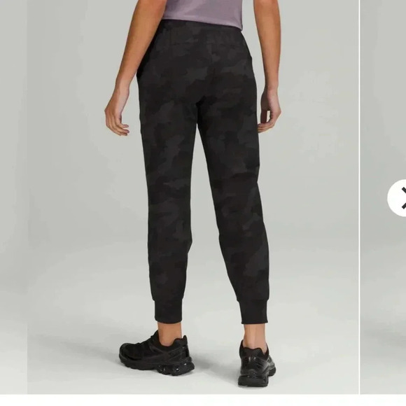 Lululemon Black Camo Ready to Rulu Joggers - Picture 2 of 8